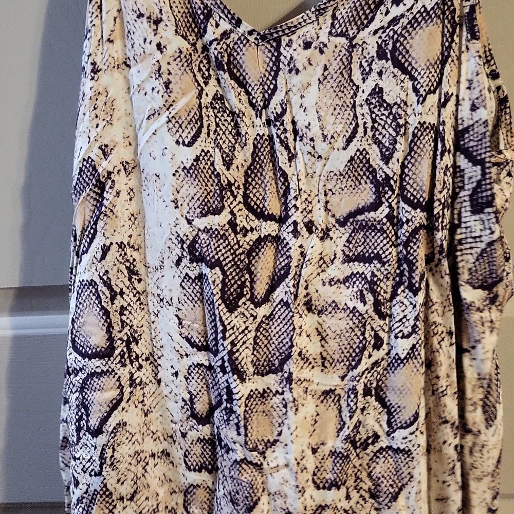 Top - Picture 3 of 3